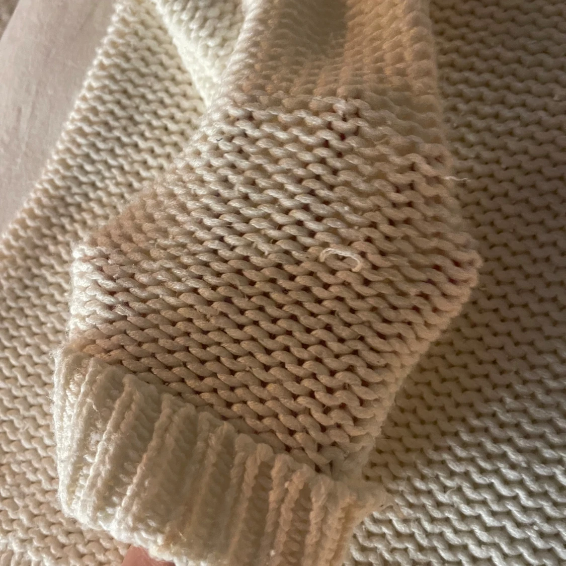 Vit chunky stickad tröja - 1