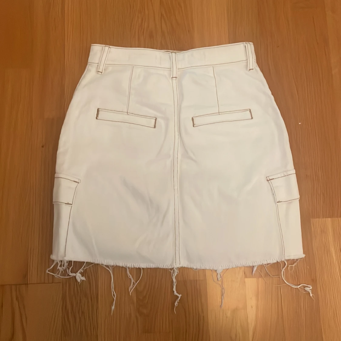 Vit cargo minikjol från Hollister - 1