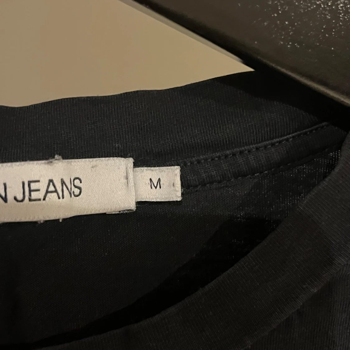 Svart t-shirt från Calvin Klein Jeans - 2