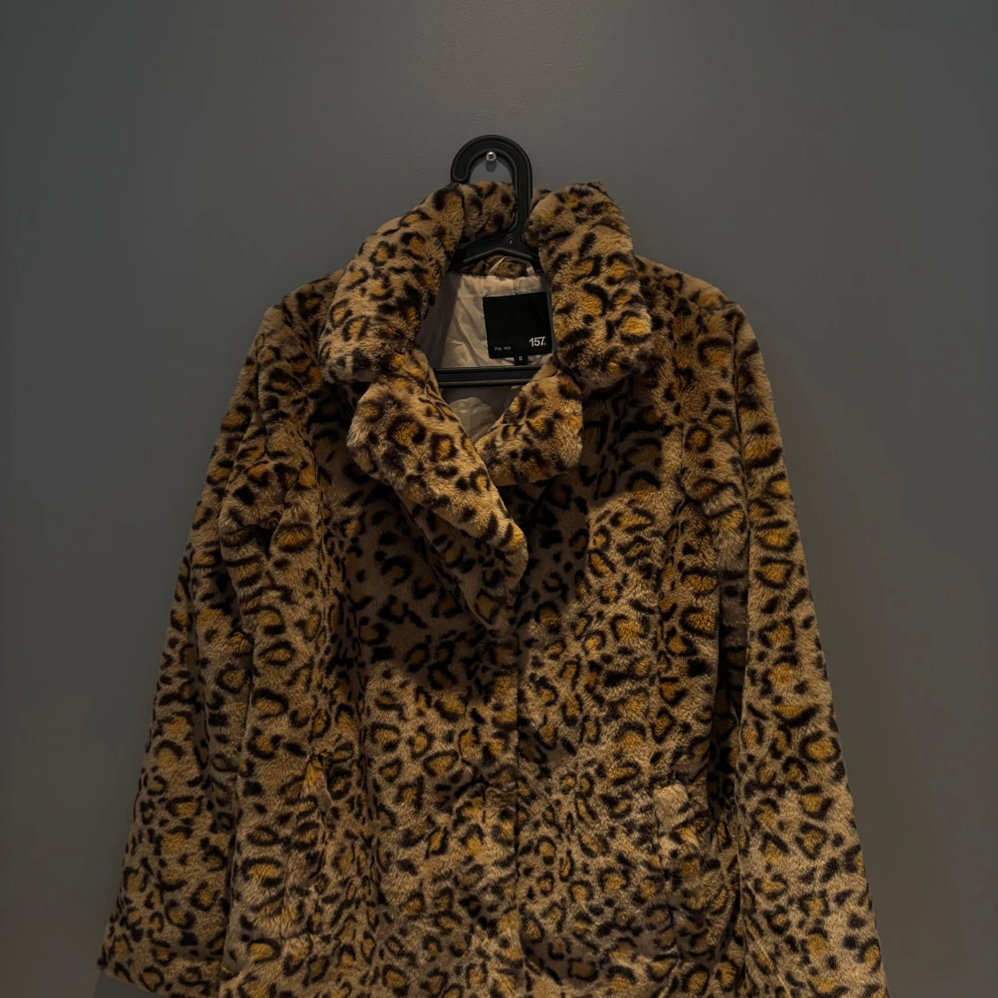 Leopardmönstrad pälsjacka från 157