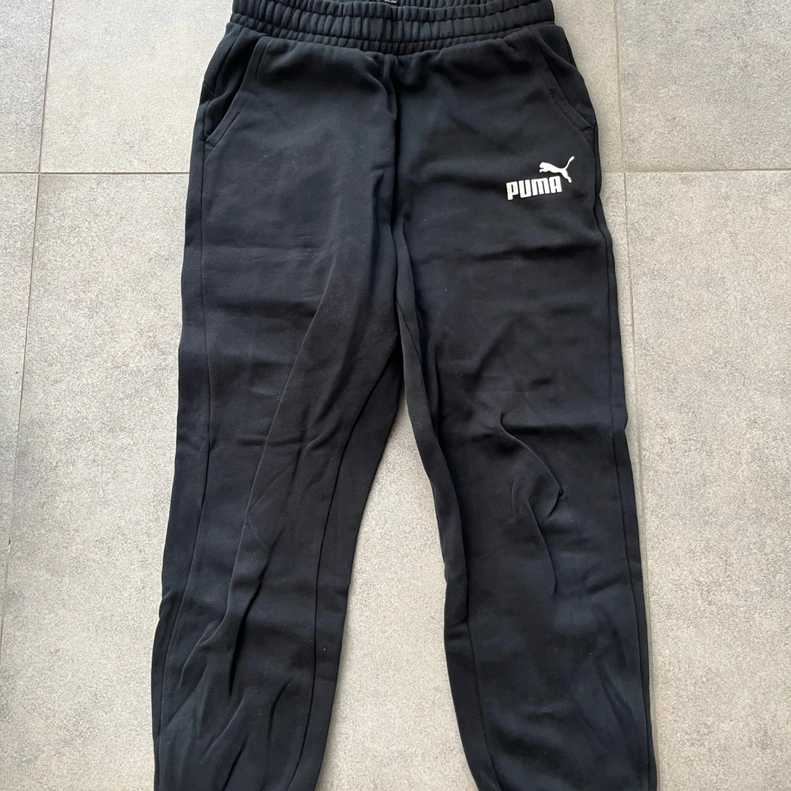 Svarta mjukisbyxor från Puma  - 1