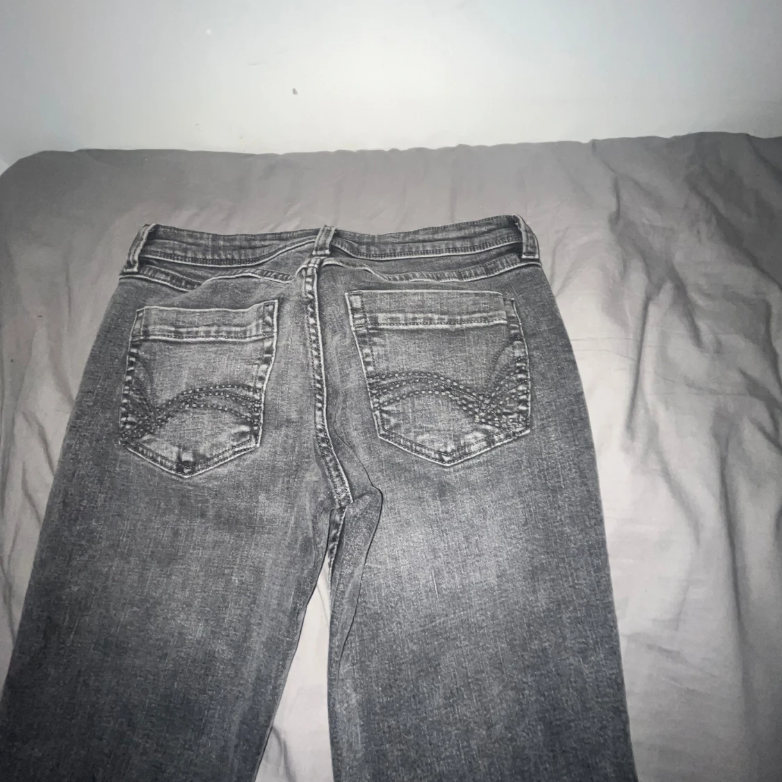 Grå bootcut jeans från H&M Divided - 2