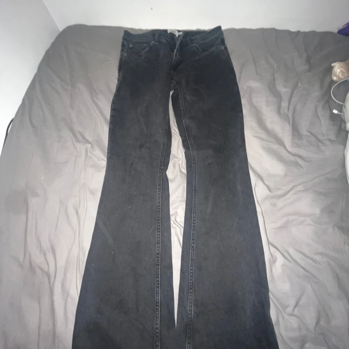 Svarta bootcut jeans från 157