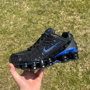  Nike Shox TL Black Racer Blue - Selling a pair of Nike Shox Tl in the colorway “Black Racer Blue”. Size 44 The pair is brand new and never used.