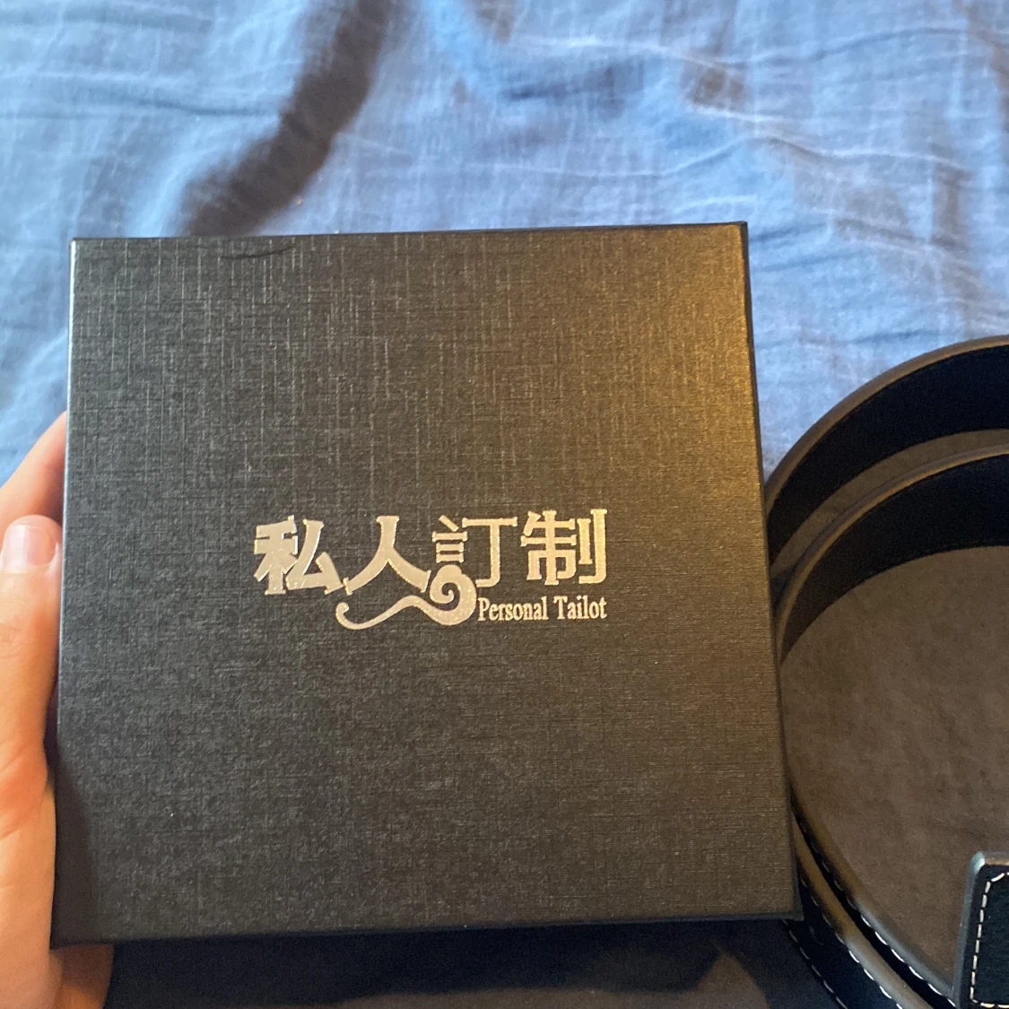 Svart skärp med H-spänne i skinn - 3