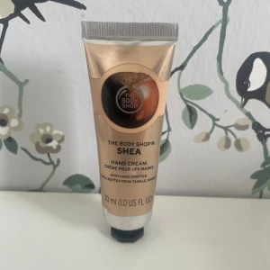 The Body Shop Shea handkräm 30ml - Handkräm från The Body Shop i doften Shea🤎 Aldrig använd!