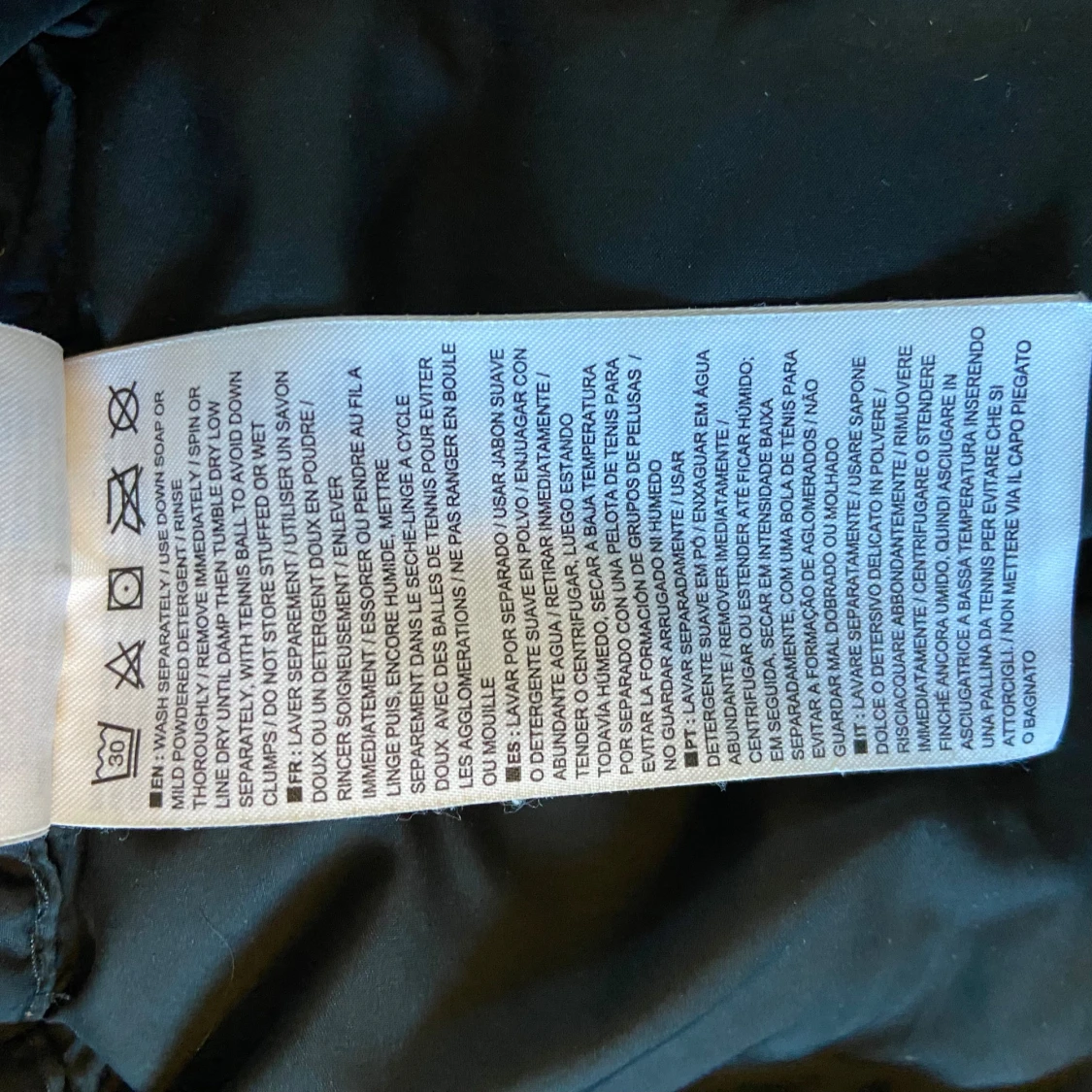 Svart pufferjacka från Nike - 4