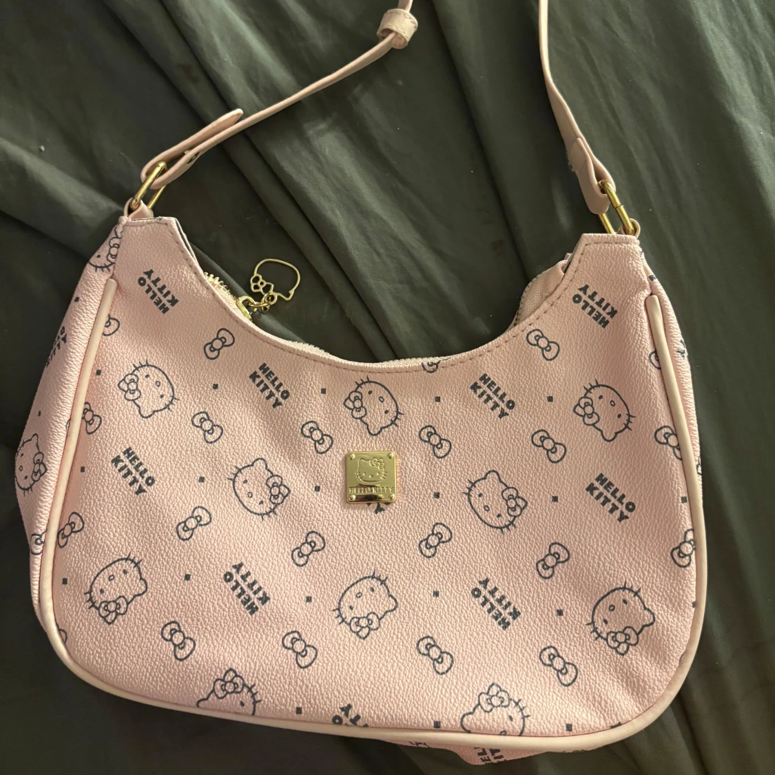 Hello Kitty rosa axelväska
