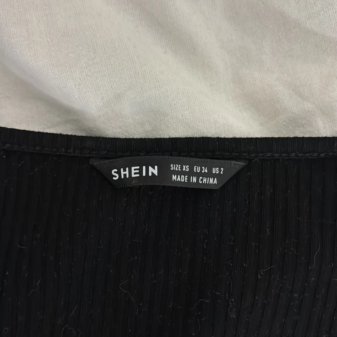 Svart croppad bolerotopp från SHEIN - 3