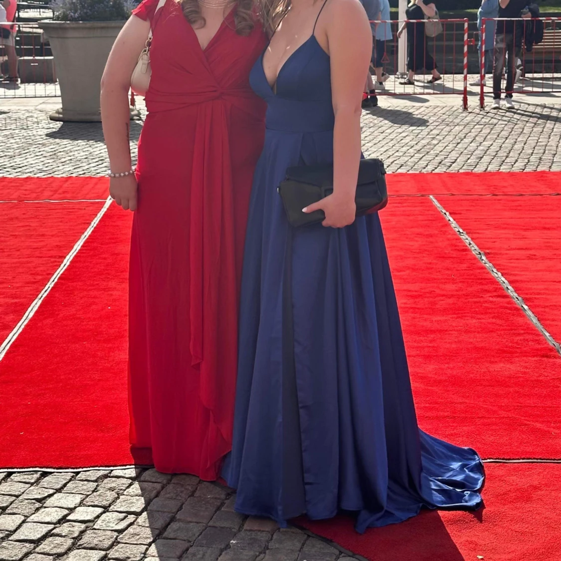 Marinblå långklänning med slits - 2