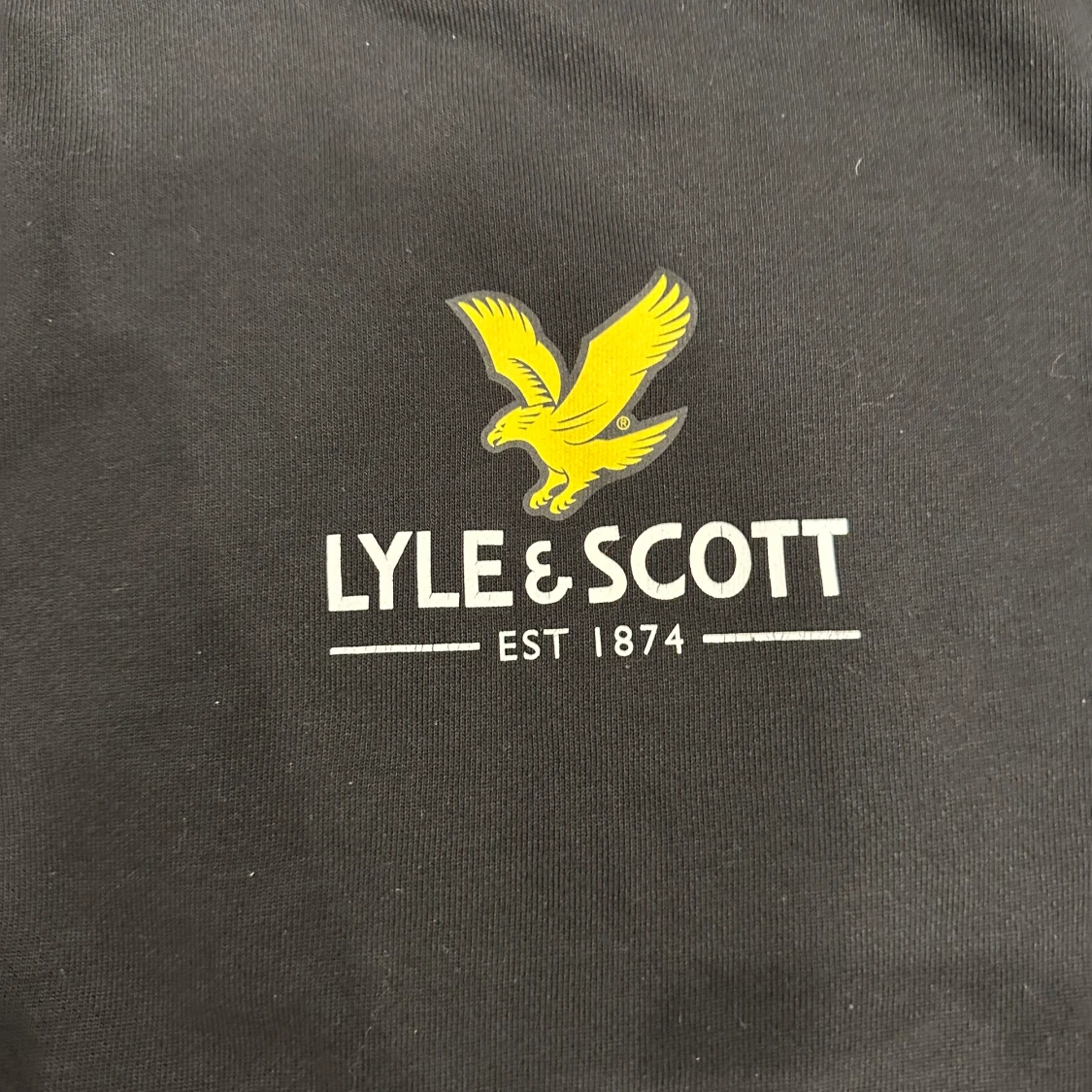 Svart sweatshirt från Lyle & Scott - 3