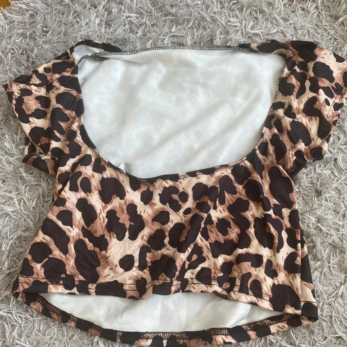 Leopardmönstrad croppad topp - 1