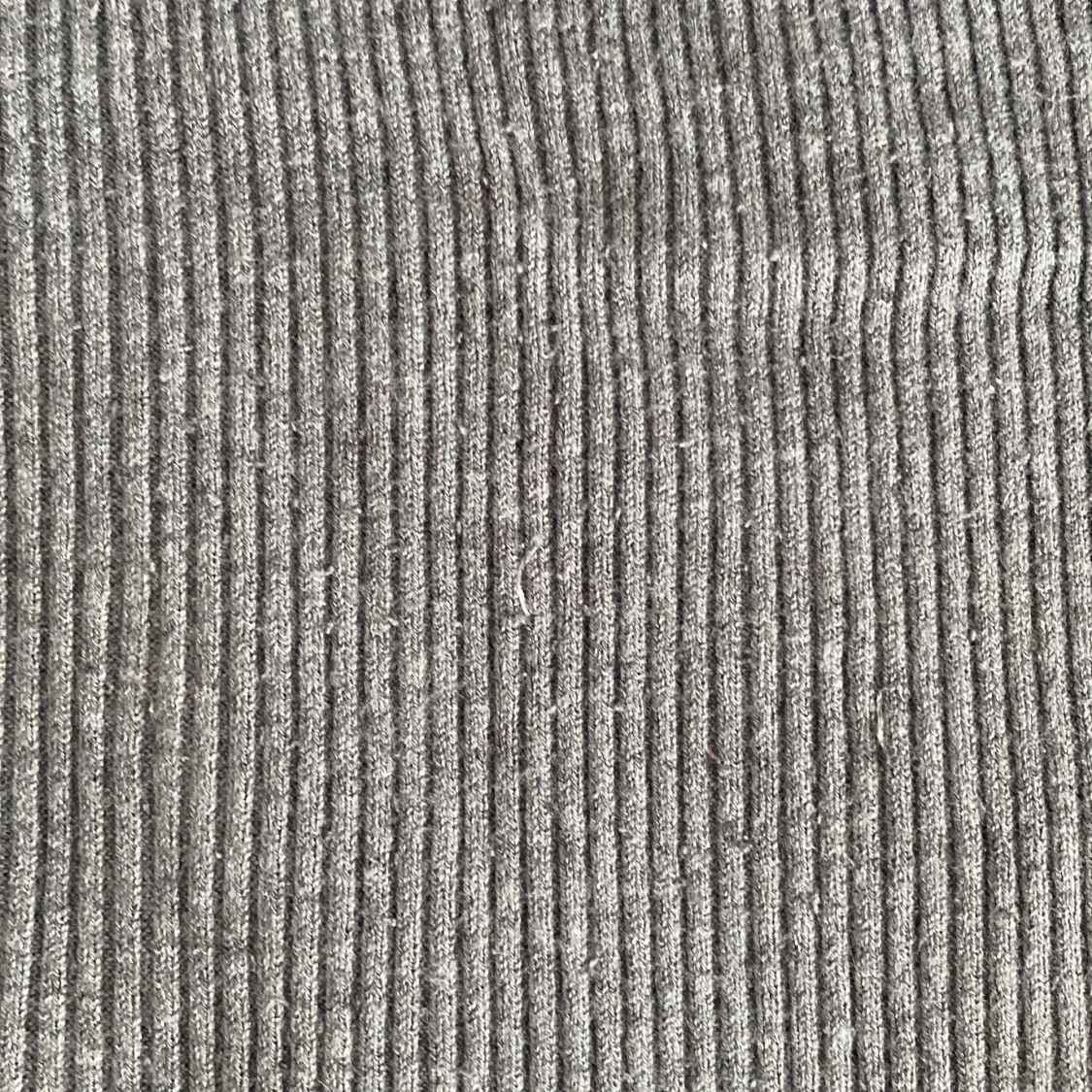 Grå ribbad kjol från Cubus  - 3