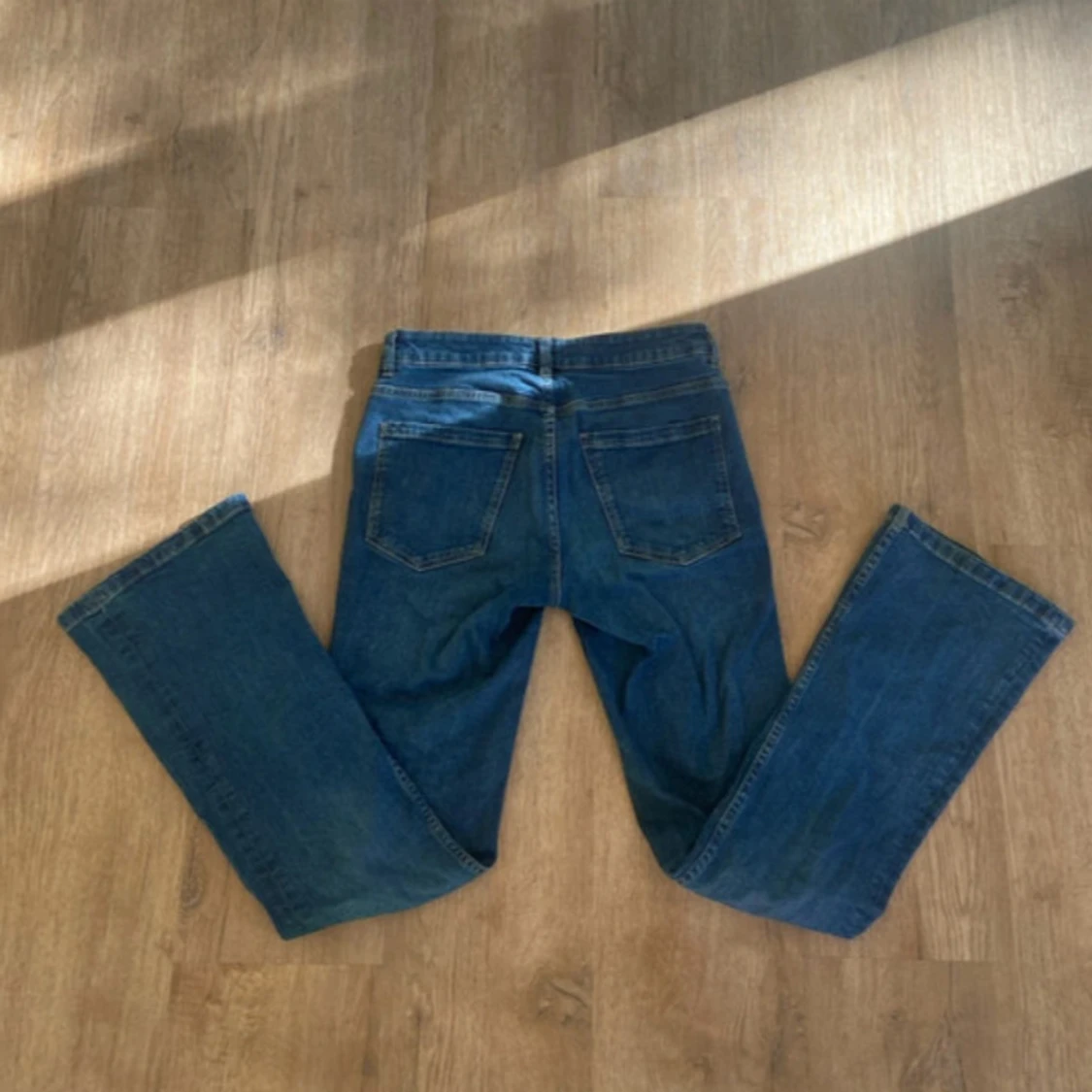Blå bootcut jeans med normal passform - 3