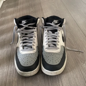 Nike skor - Storlek 41. Använd ungefär 10 gånger Max 