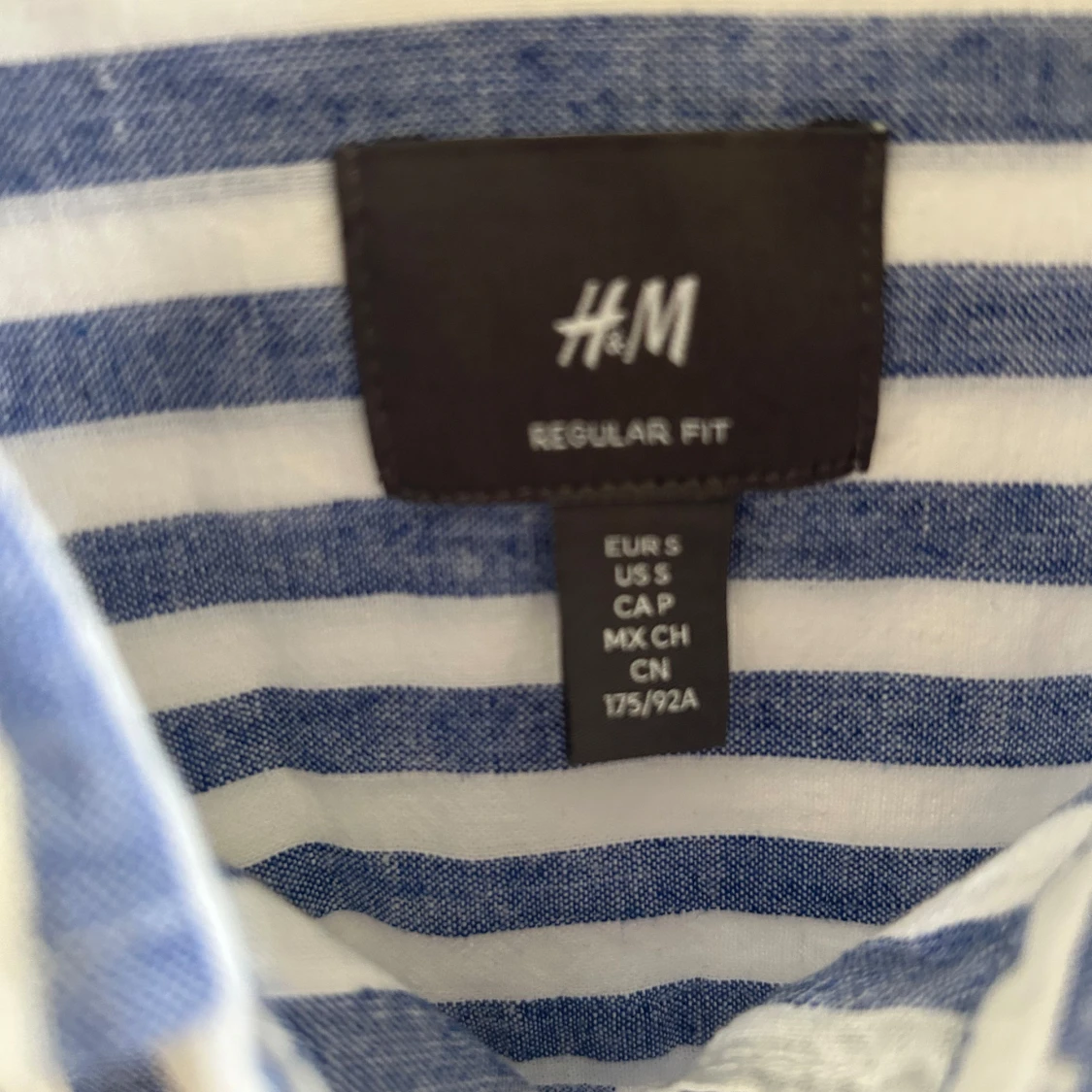 Randig blåvit skjorta från H&M - 2