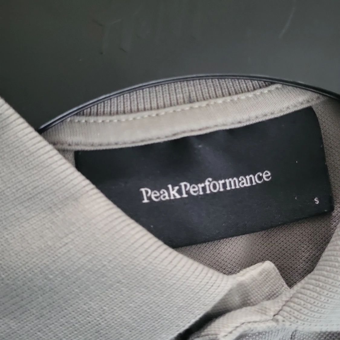 Ljusgrå pikétröja Peak Performance - 4