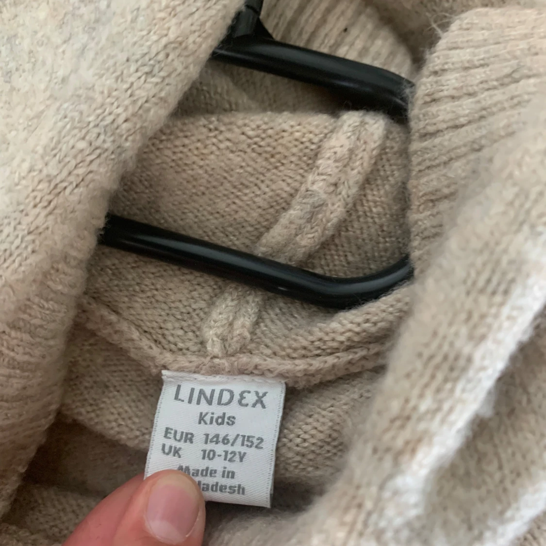 Beige stickad tröja med krage Lindex - 2