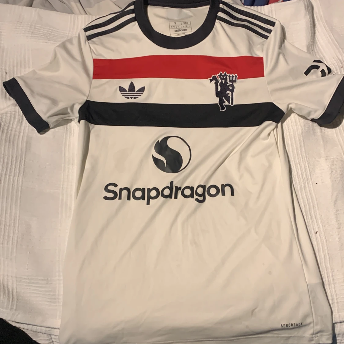 Manchester United x Adidas fotbollströja third kit 