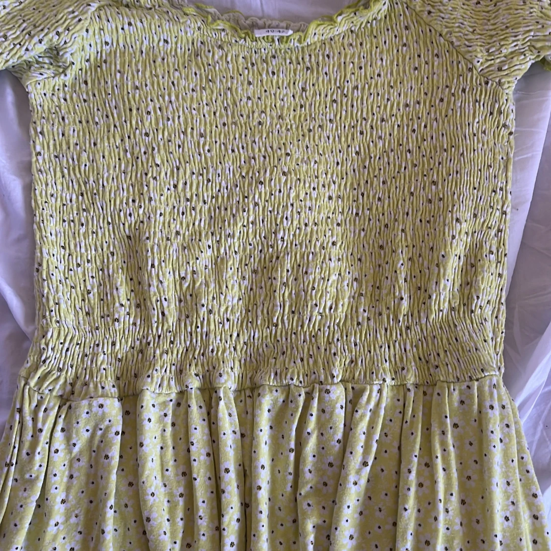 Gul blommig kortklänning Stories M - 3