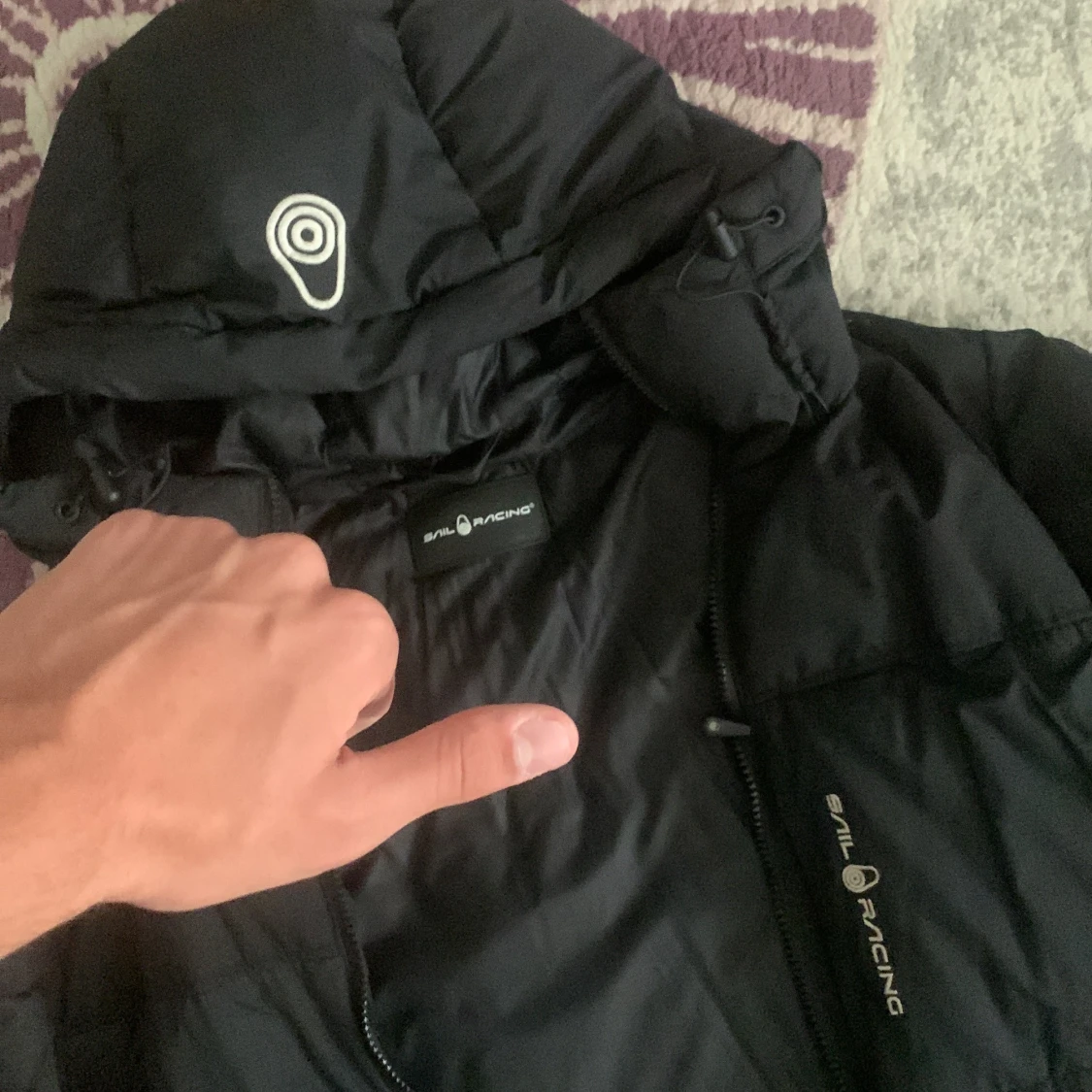 Svart Sail Racing dunjacka med huva - 2