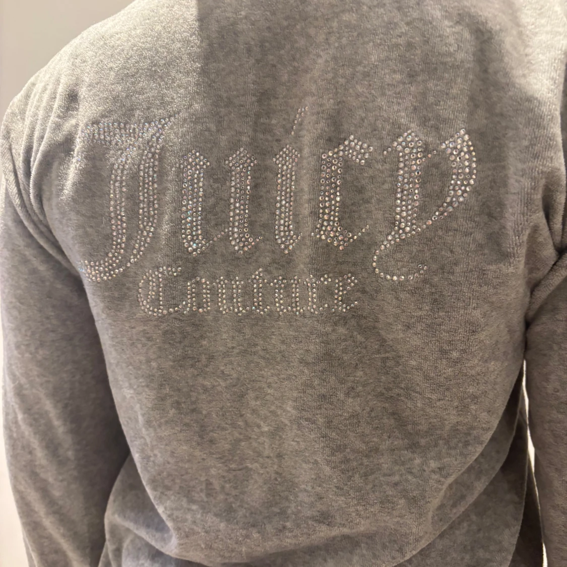 Grå Juicy Couture hoodie - 1