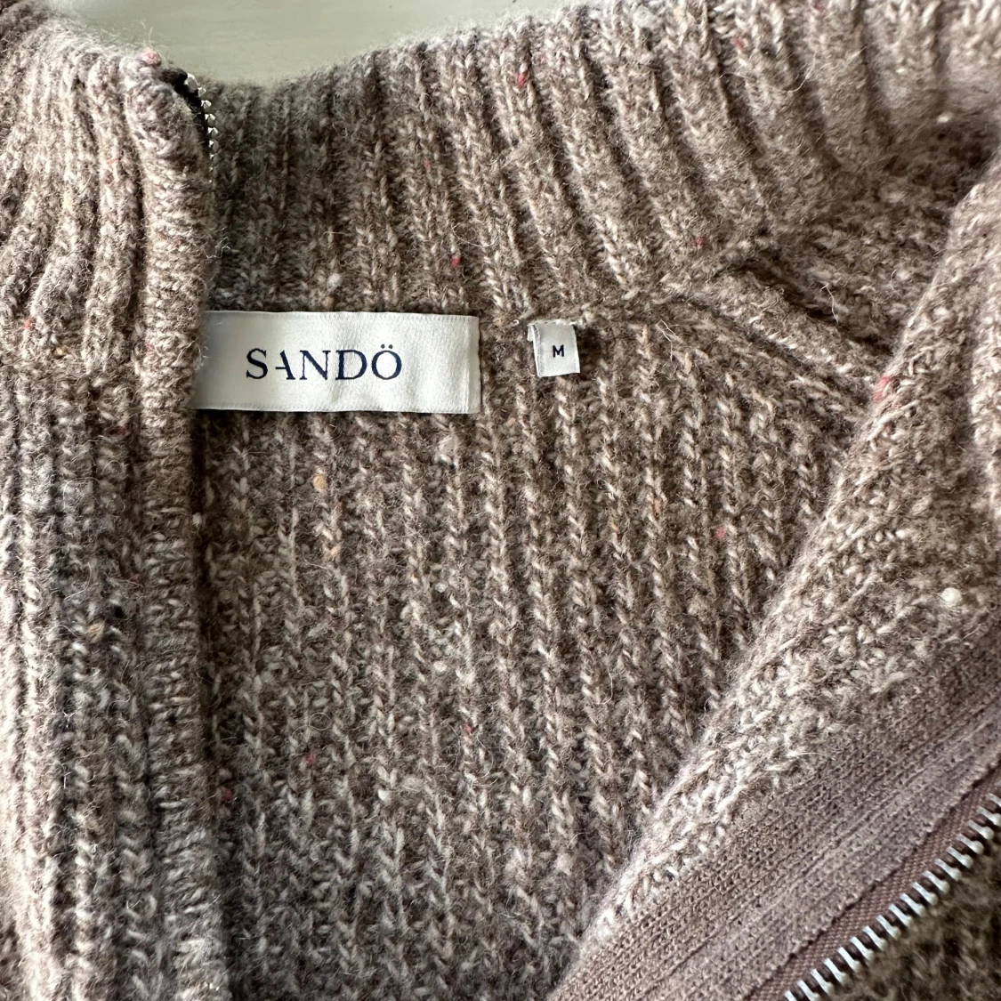 Beige stickad tröja med half zip Sandö - 1