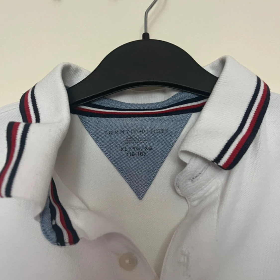 Vit pikétröja Tommy Hilfiger XL - 1