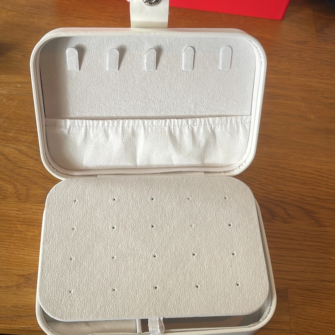 Vit smyckesväska - 1