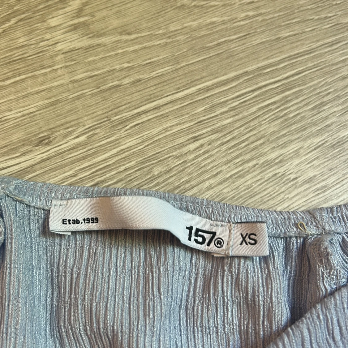 Två volangtröjor från 157 - 4