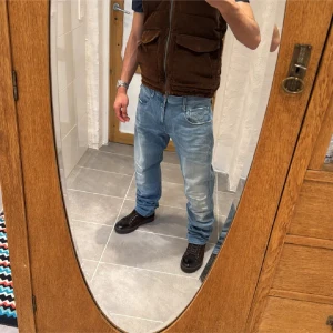 Replay jeans  - Ett par snygga jeans från Replay i storlek W34 L32 i modellen Anbbas 