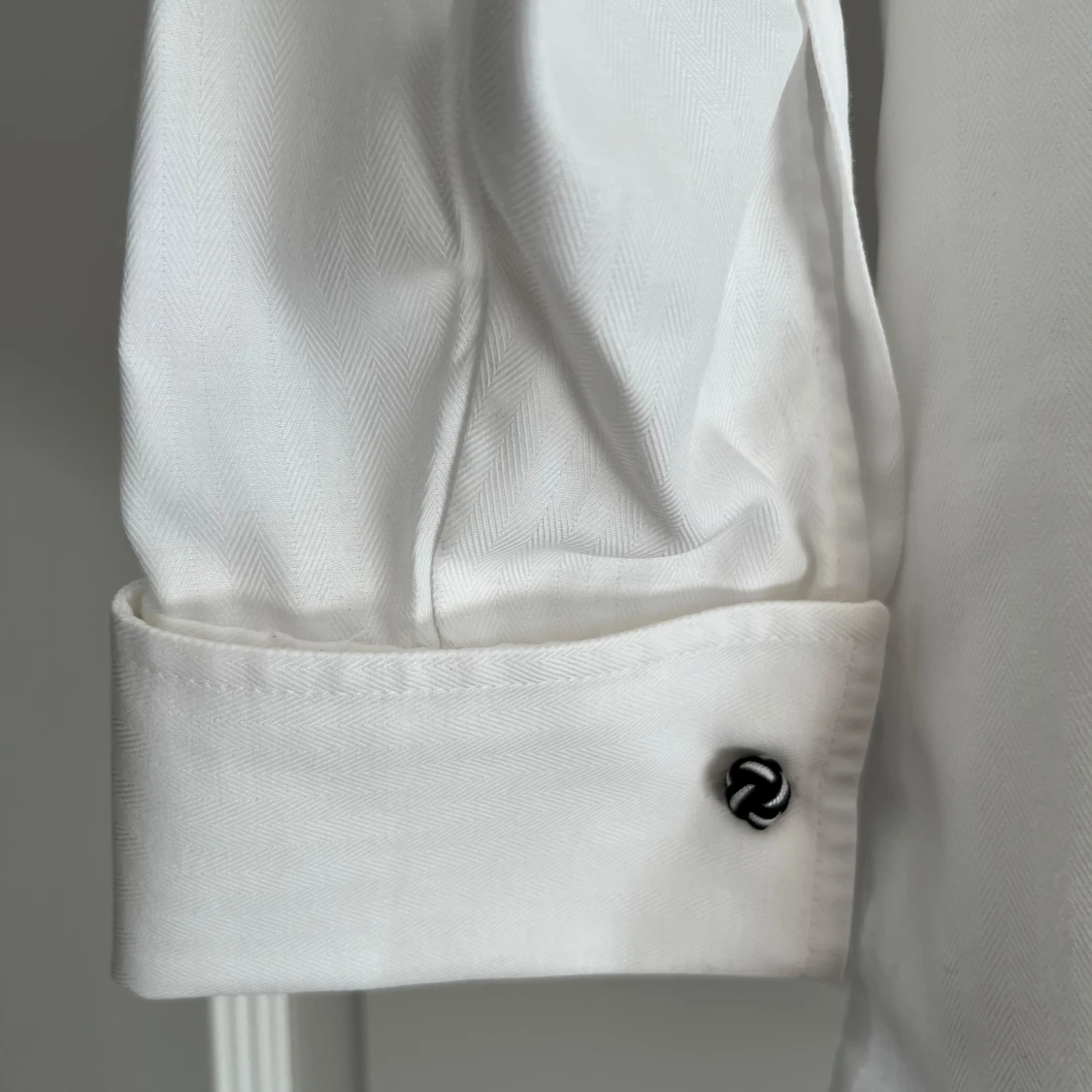 Vit skjorta i strykfri bomull - 2