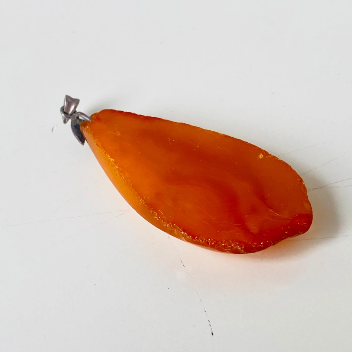 Bärnstenshänge med silverdetalj - 1