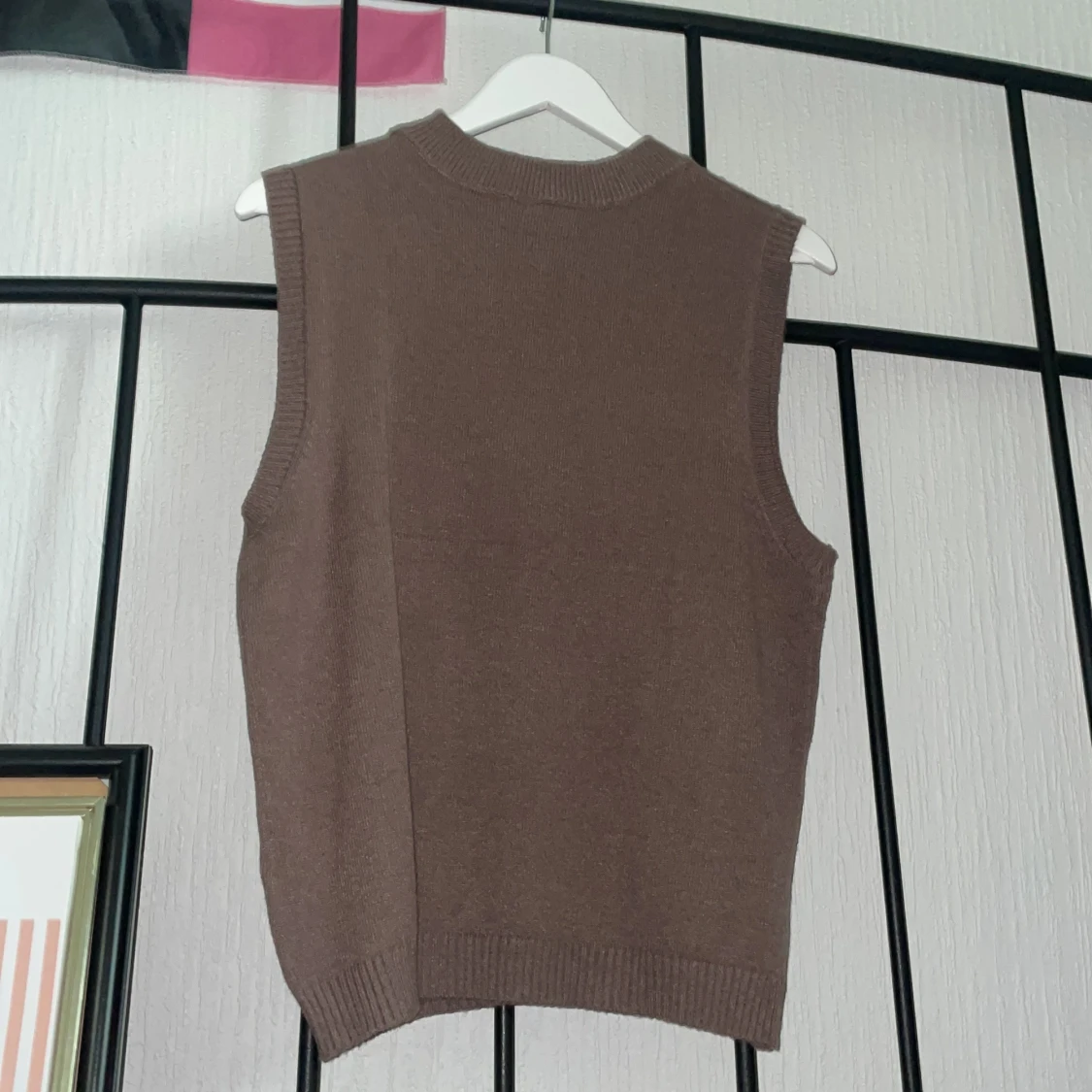 Brun stickad väst från Isolde - 1