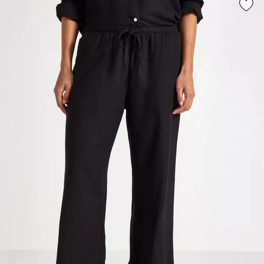 Svarta lågmidjade linnebyxor från Lindex