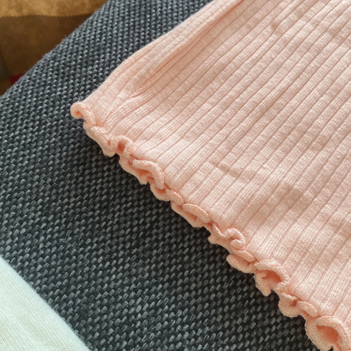 Ljusrosa ribbad topp från H&M - 1