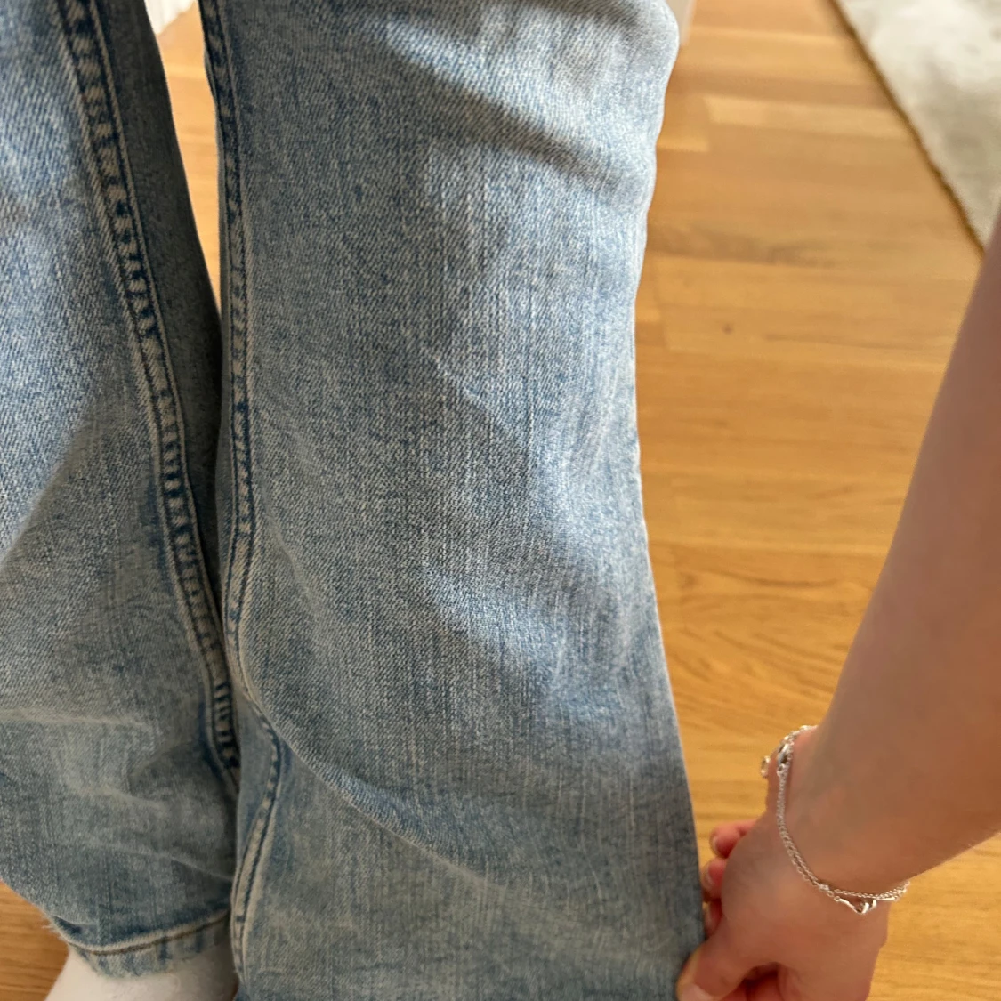 Ljusblå bootcut jeans Gina Tricot - 1