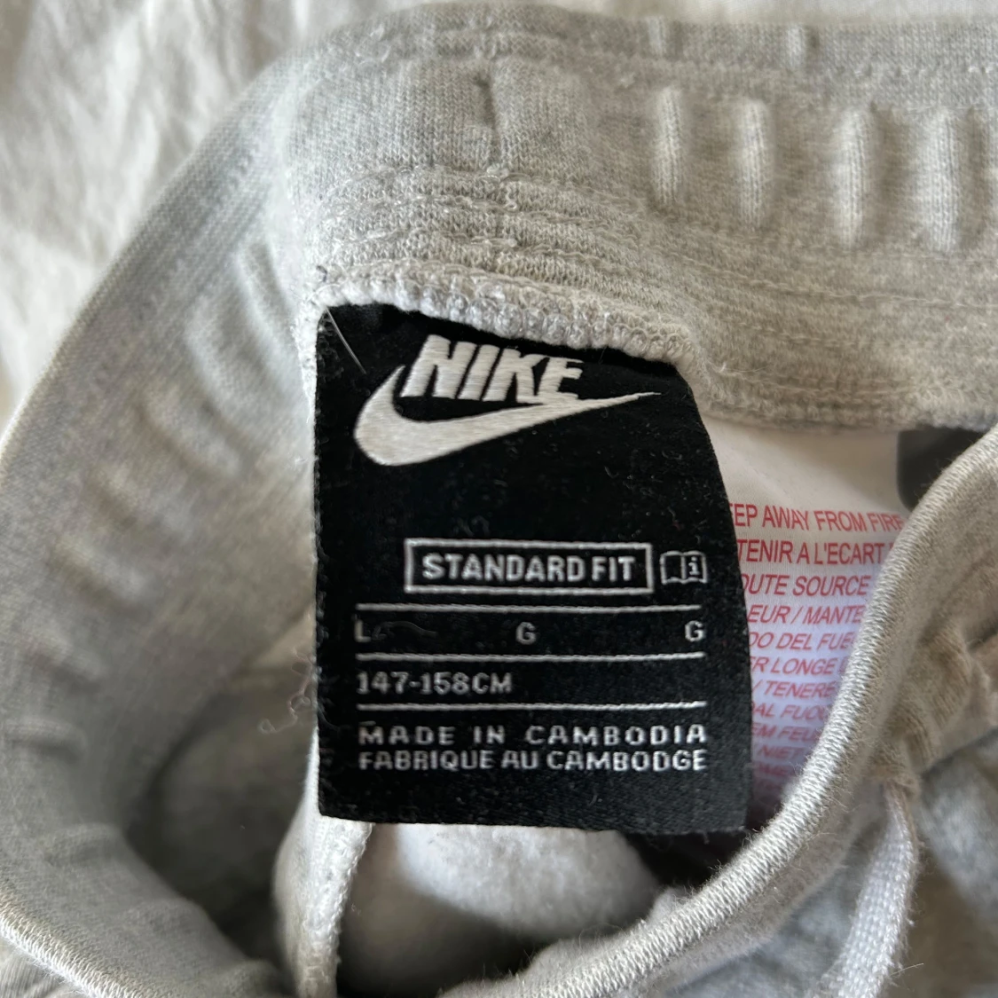 Grå Nike Air mjukisbyxor  - 2