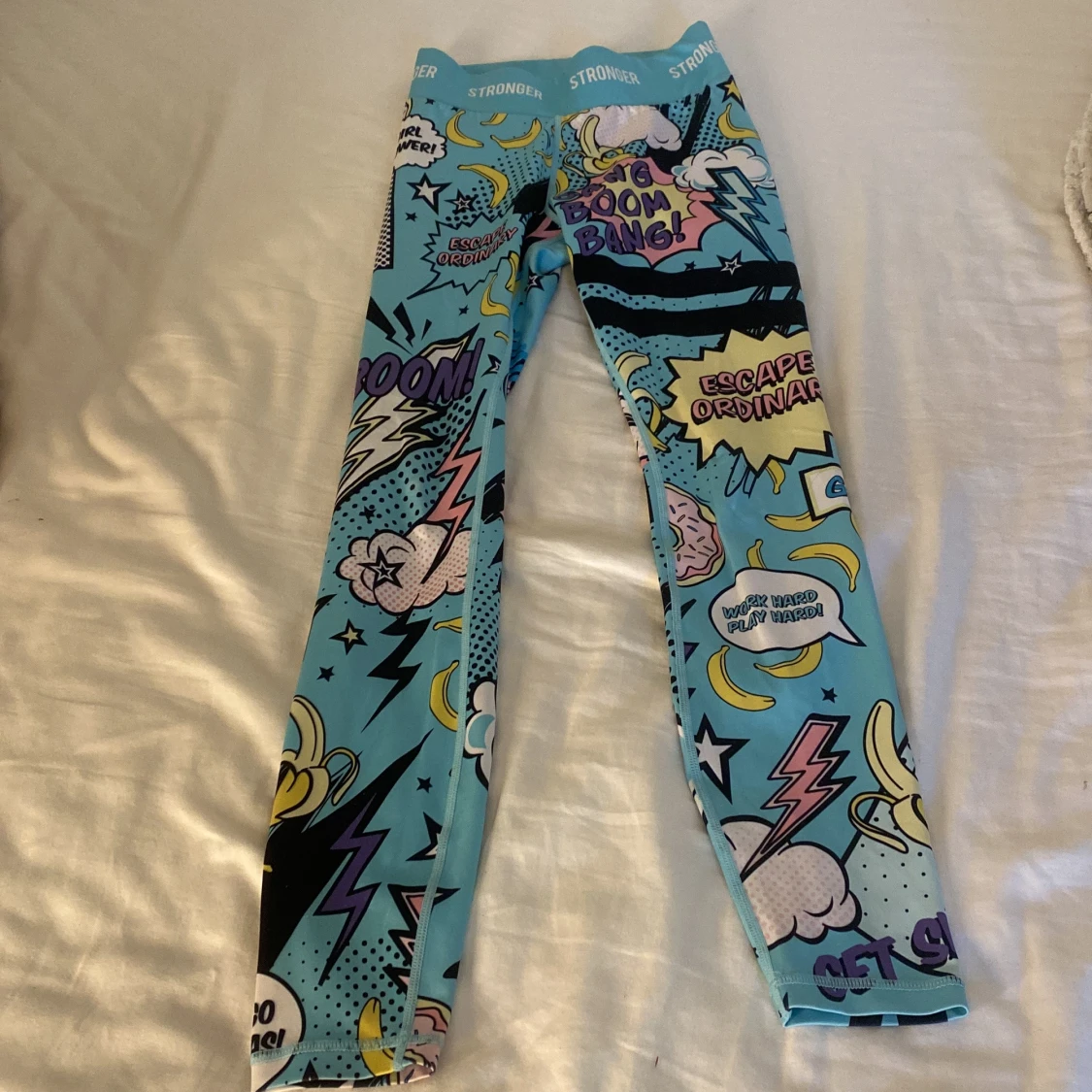 Färgglada leggings från Stronger XS