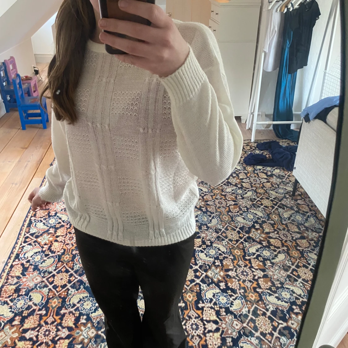 Vit stickad tröja - 1
