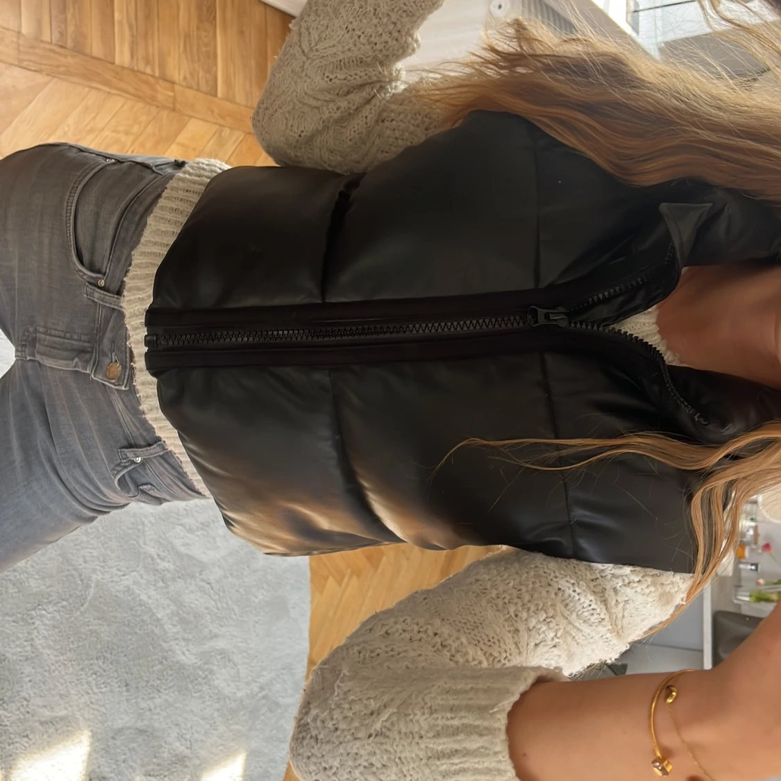 Svart dunväst från Zara - 1