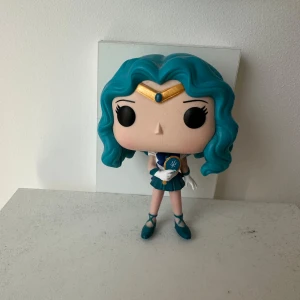 Sailor Neptune Funko Pop Sailor Moon - Funko pop number 298 of Sailor Neptune from Sailor moon  No damages, just dusty and will be cleaned before shipping, comes with box if I can find it.