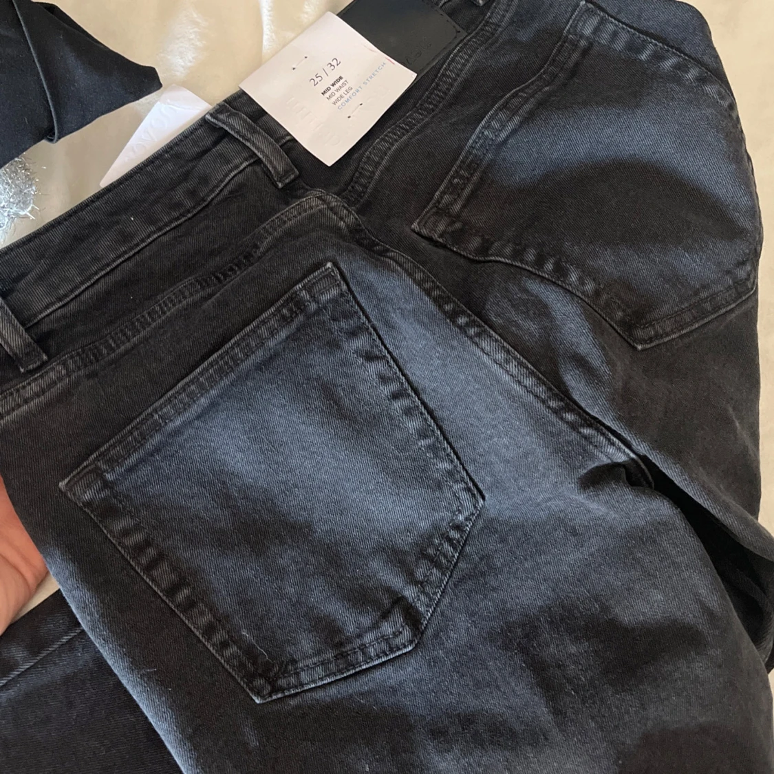 Svarta jeansbyxor - 2