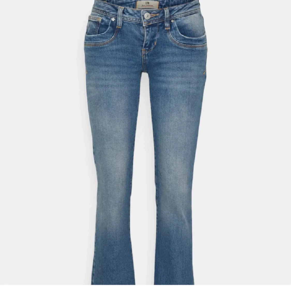Blå bootcut jeans från LTB
