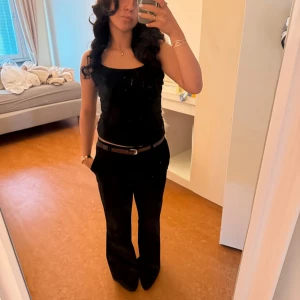 Lågmidjade kostymbyxor(Nelly) - Använda 5 gånger och har inga defekter 