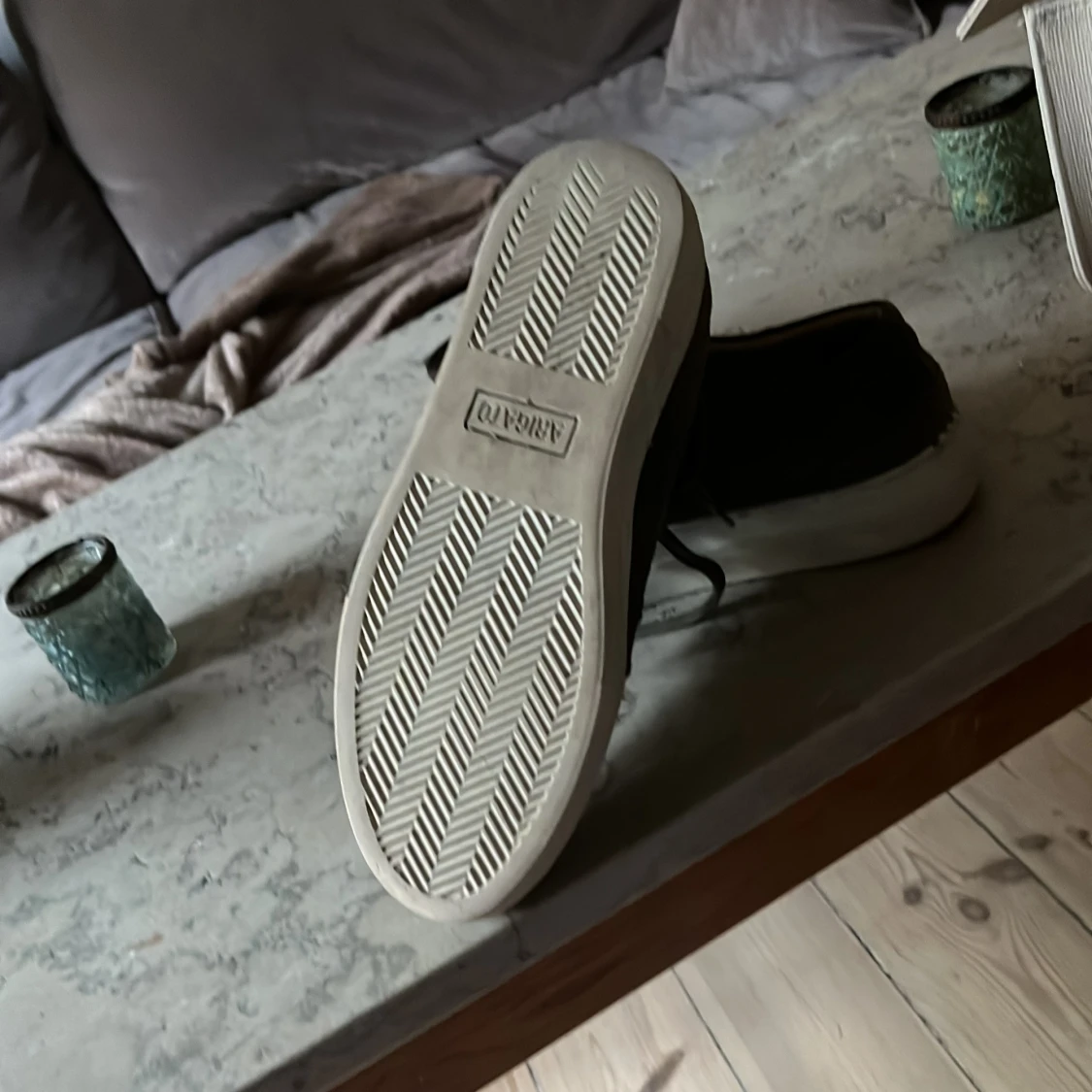 Olivgröna sneakers från Axel Arigato - 1