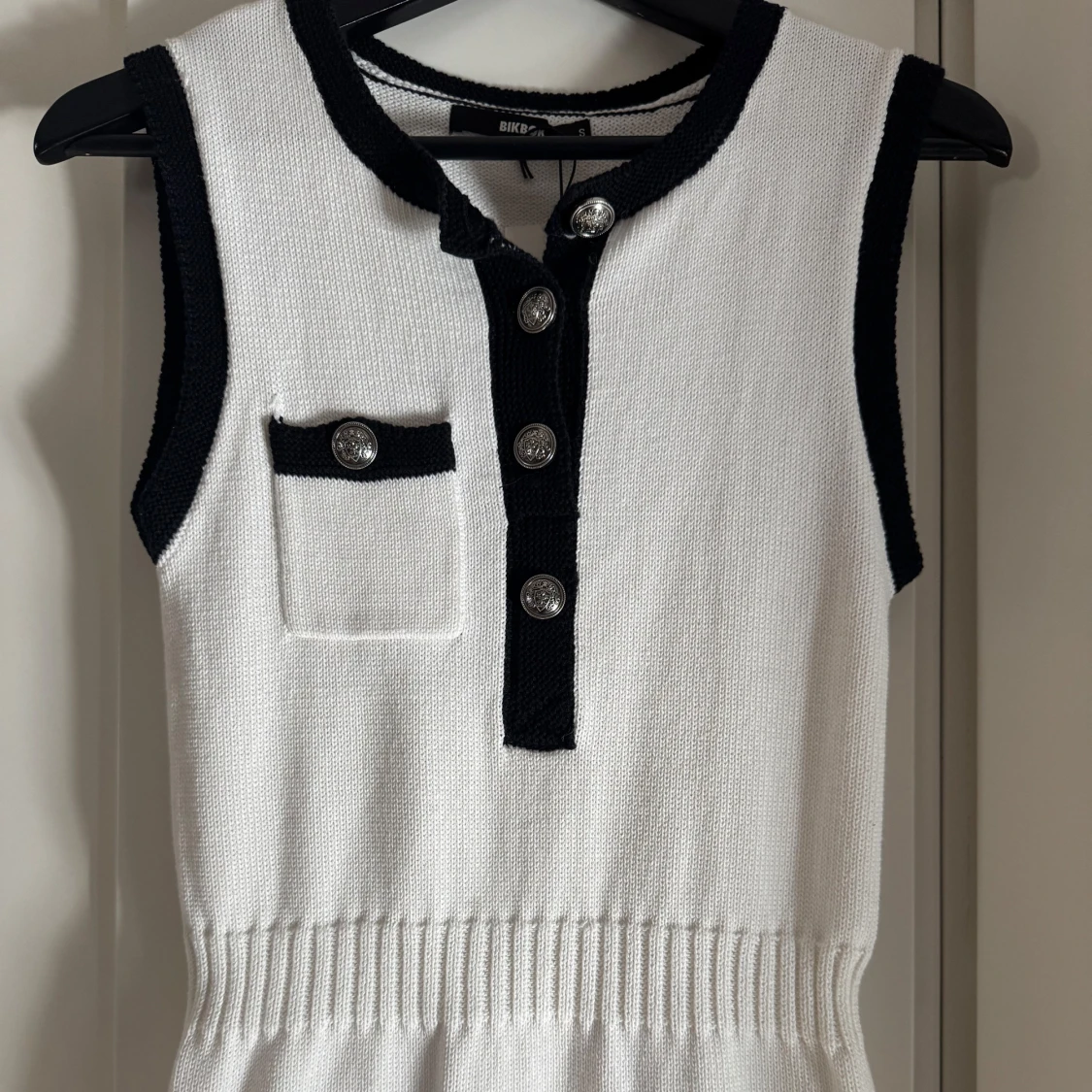 Stickad känning - Bik Bok - 1