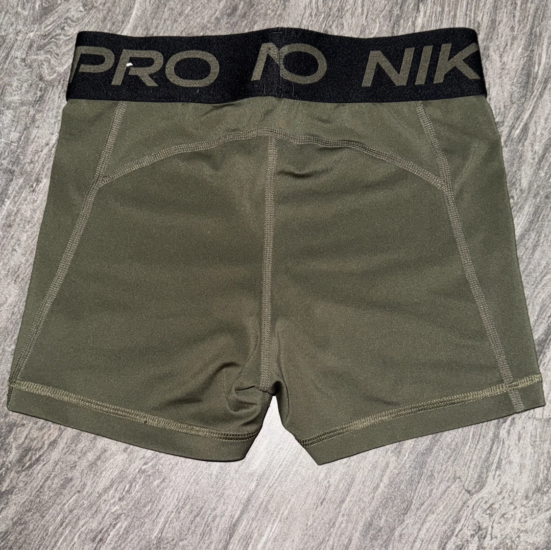 Gröna träningsshorts från Nike - 1