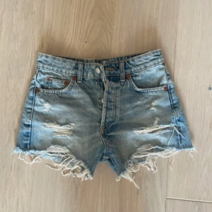 Jeans shorts Zara! - Säljer då jag inte använder de, de är i nyskick! Skicka prisförslag💞