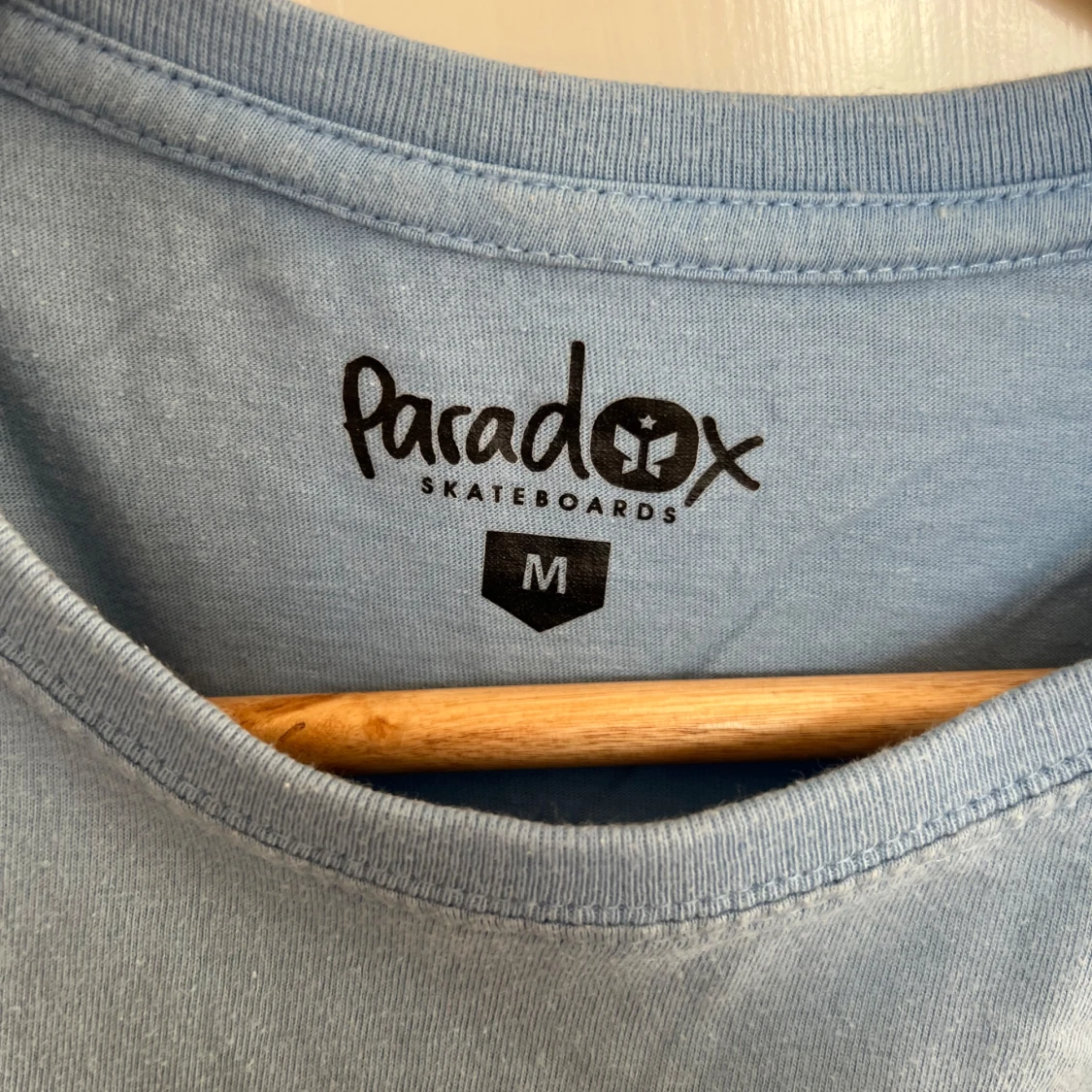 Blå t-shirt från Paradox Skateboards - 2